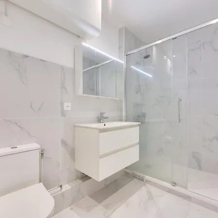Bright & Spacious In 15th * Paris