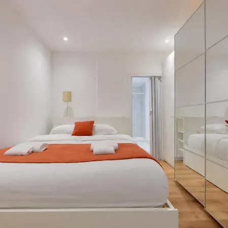 Apartment Bright & Spacious In 15th *