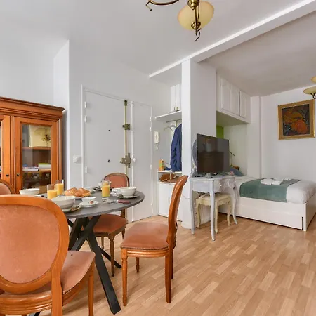 Apartment Bright & Spacious In 15th Paris